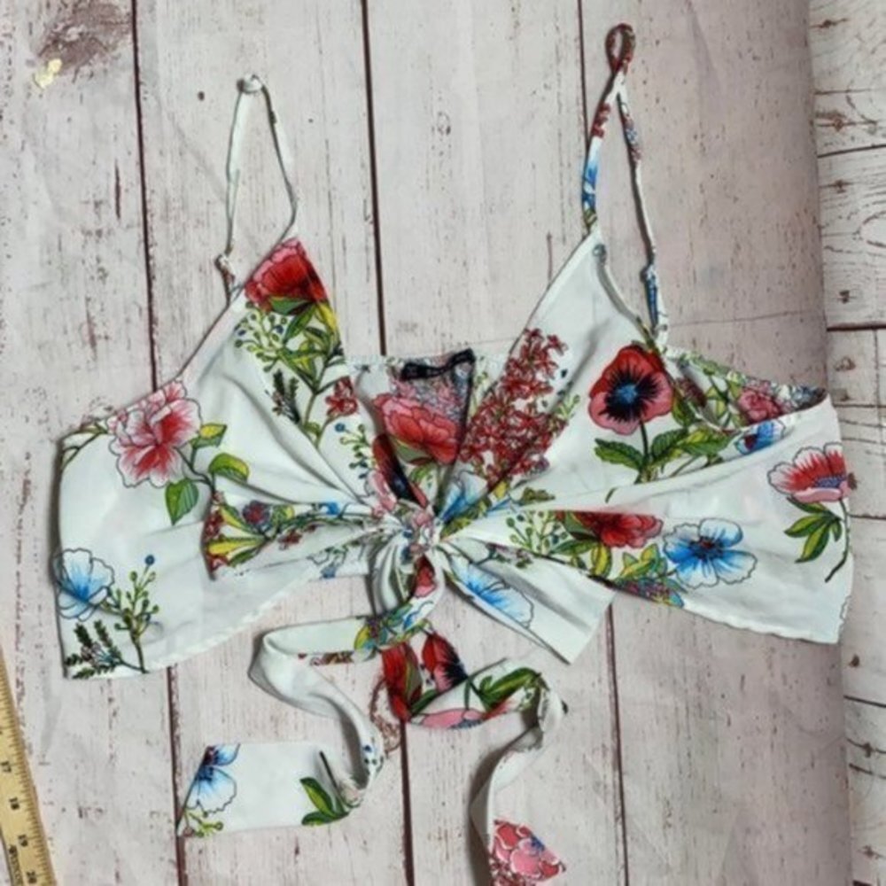 SHEIN Plus 2X Floral Cami Crop Top with ad…